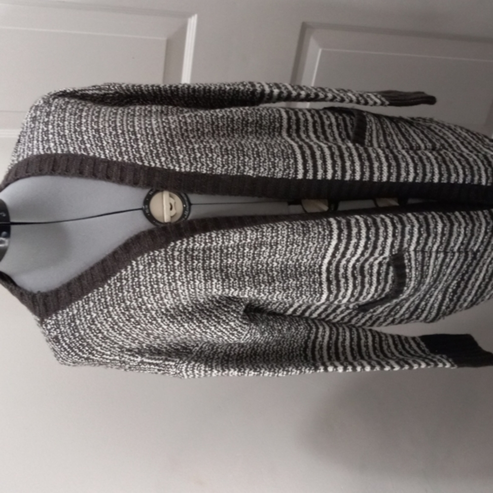 Debut Woven Knit Dark Grey & White Open Style, Size S/M